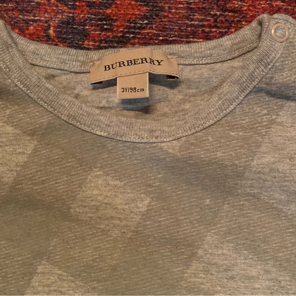 Burberry t-shirt - Picture 2 of 5